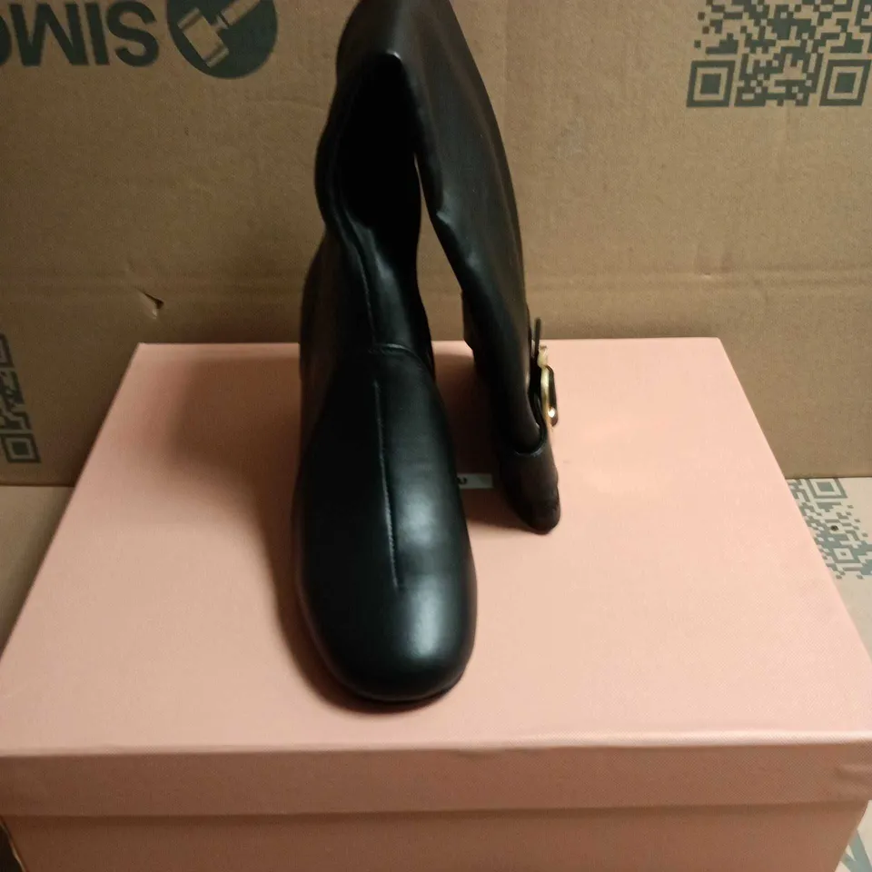 MIU MIU WOMEN'S BLACK LEATHER ANKLE BOOTS – UK 5 
