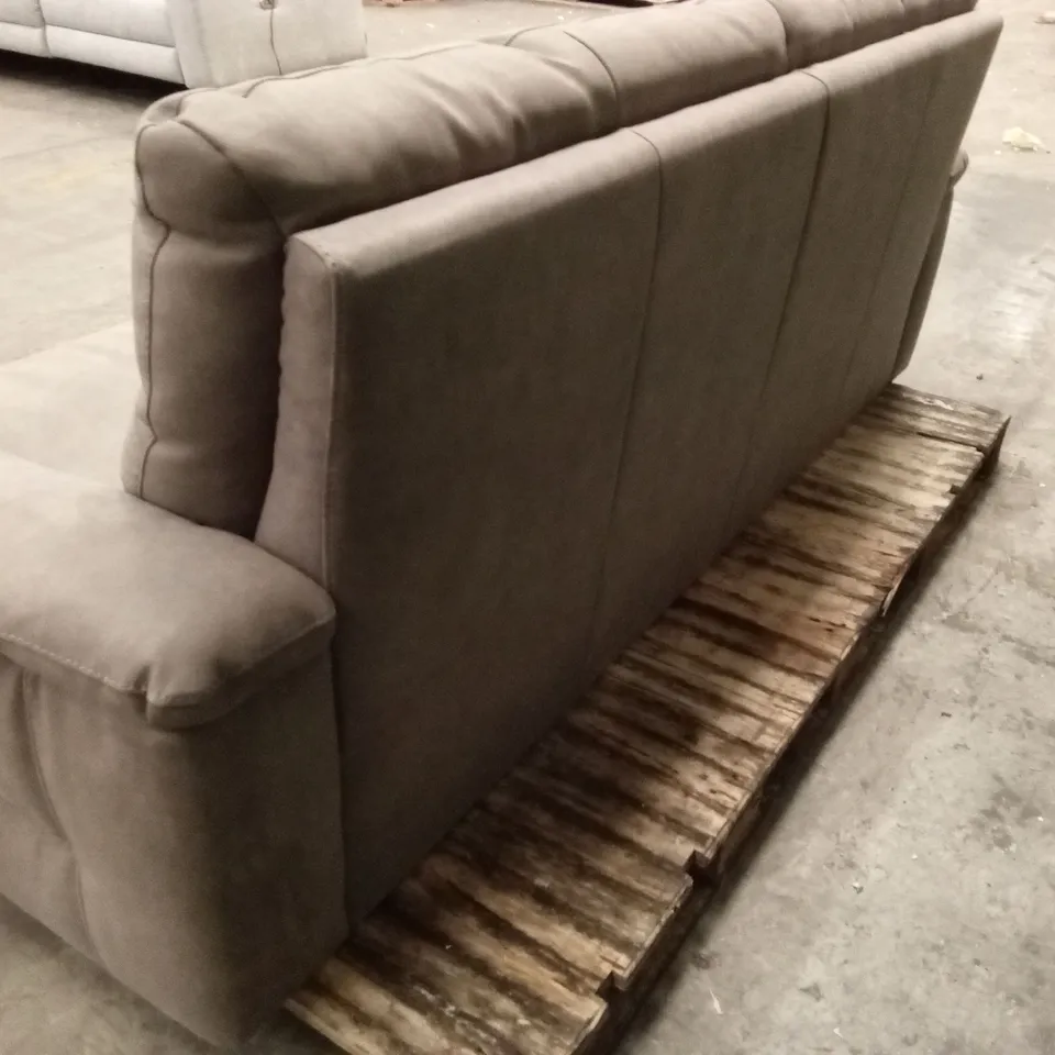 QUALITY DESIGNER ITALIAN MADE LARGE 3 SEATER MICROFIBRE UPHOLSTERED SOFA