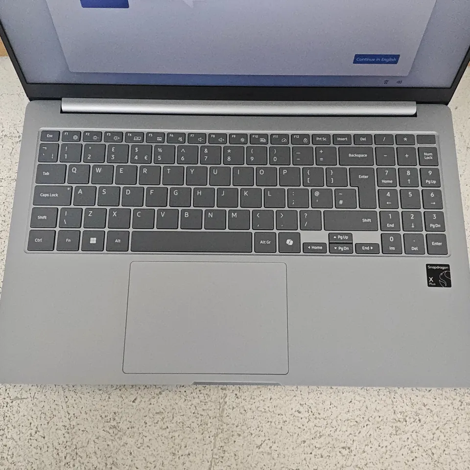 BOXED SAMSUNG GALAXYBOOK 4 EDGE SNAPDRAGON X PLUS16GB RAM LAPTOP IN SILVER - 750XQA-KB2