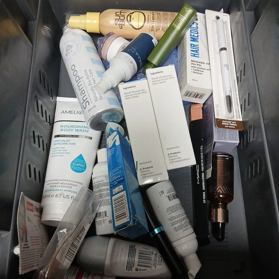 APPROXIMATEY 20 ASSORTED HEALTH AND BEAUTY PRODUCTS TO INCLUDE HAWAIIAN TROPIC SPRAY TAN OIL, SKIN SO SOFT DRY OIL SPRAY AND SANEX SHOWER GEL
