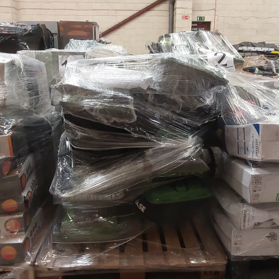 PALLET CONTAINING A LARGE QUANTITY OF ASSORTED UNCHECKED LAWN MOWERS