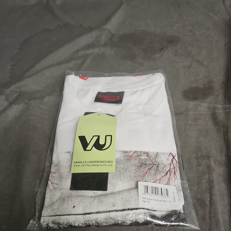VANILLA UNDERGROUND NETFLIX STRANGER THINGS GRAPHIC MEN'S T-SHIRT – SIZE M