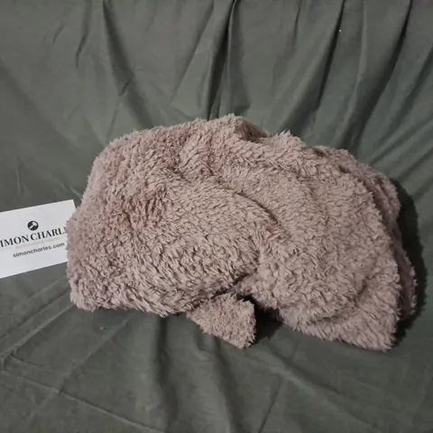 CAROLE HOCHMAN SHAGGY WIDE COLLAR ROBE IN MOCHA SIZE MEDIUM