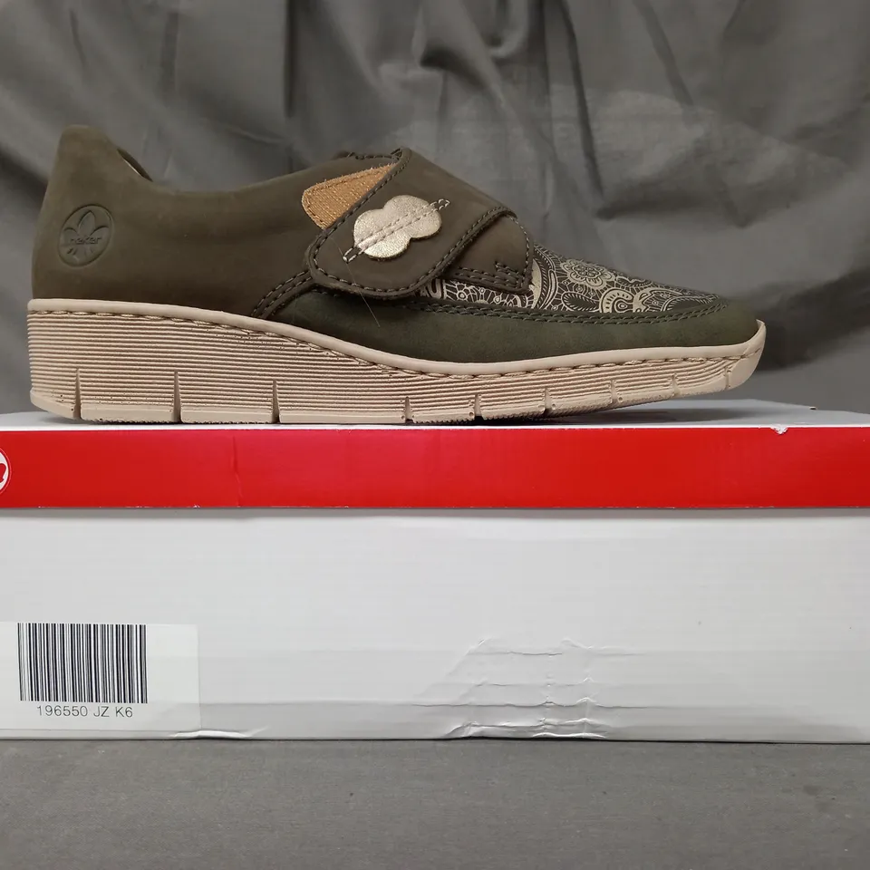 BOXED PAIR OF RIEKER SLIP-ON SHOES IN KHAKI SIZE 6