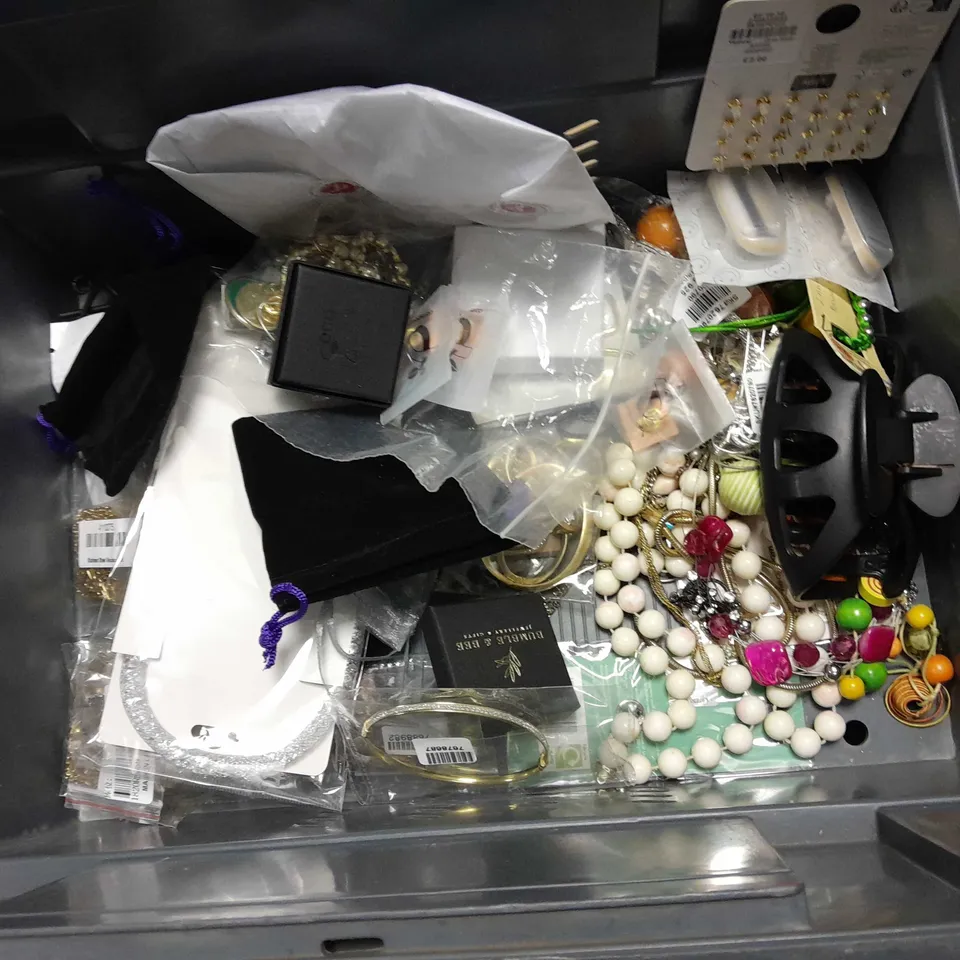 LOT OF BEAUTY ITEMS TO INCLUDE SEKONDA WATCH, ETC