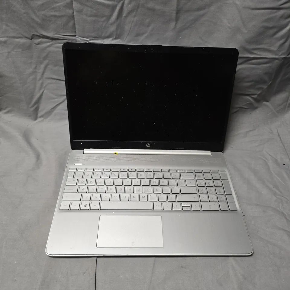 HP LAPTOP – SILVER, 15.6-INCH DISPLAY