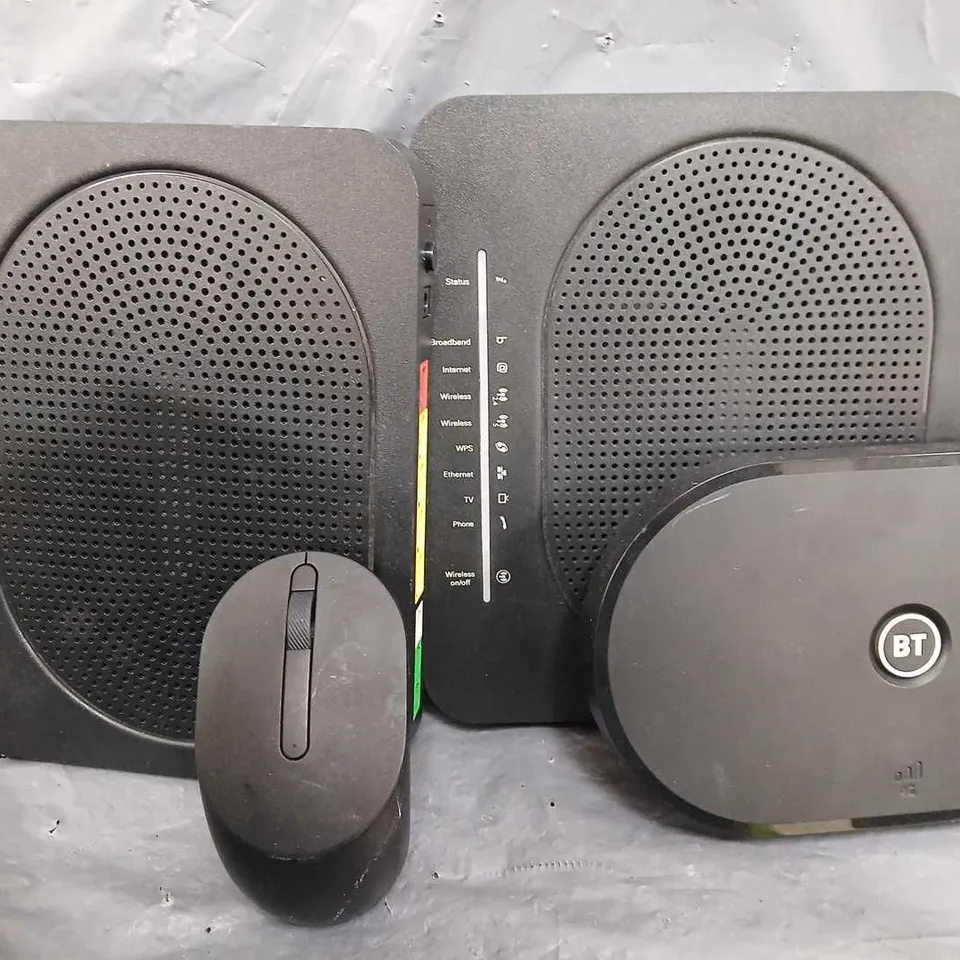 BOX OF APPROXIMATELY 5 ASSORTED ITEMS TO INCLUDE - DELL MOUSE , BT HUB ETC