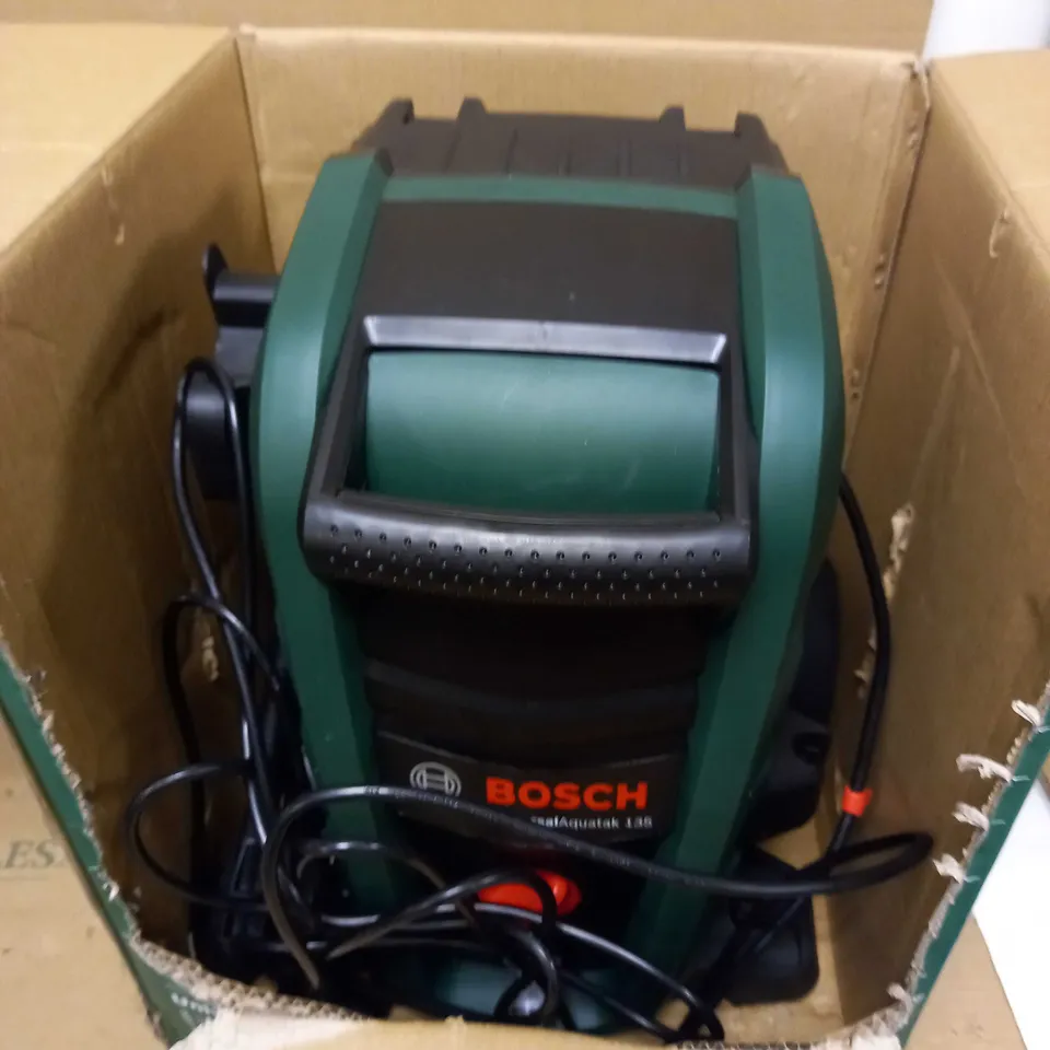 BOSCH UNIVERSAL AQUATAK 135 PRESSURE WASHER