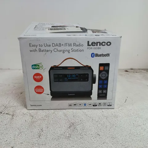 LENCO EASY TO USE DAB+ FM RADIO WITH BATTERY CHARGING STATION