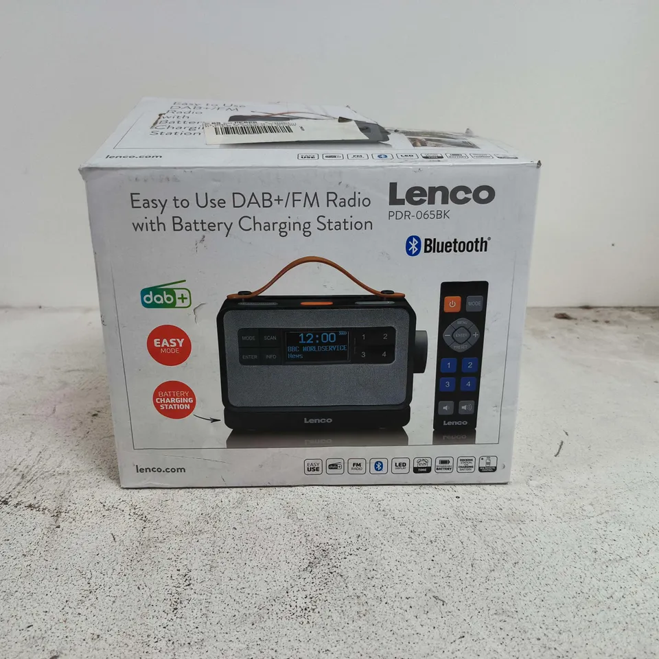 LENCO EASY TO USE DAB+ FM RADIO WITH BATTERY CHARGING STATION