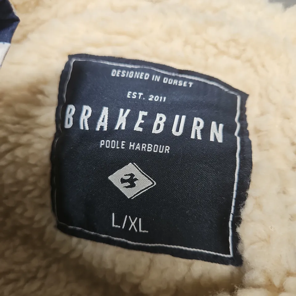 BRAKEBURN NAVY PRINT COAT WITH SHERPA LINING – SIZE L/XL
