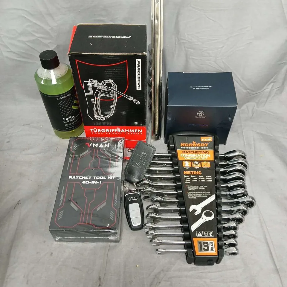 APPROXIMATELY 8 ASSORTED VEHICLE PARTS & ACCESORIES TO INCLUDE RATCHETING COMBINATION WRENCH SET, DOOR HANDLE CARRIER, EZCARCARE FINITO, ETC