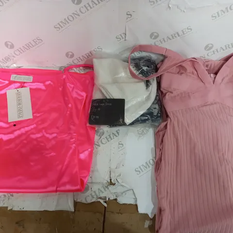BOX OF 10 ASSORTED CLOTHING ITEMS TO INCLUDE - MIRROR IMAGE