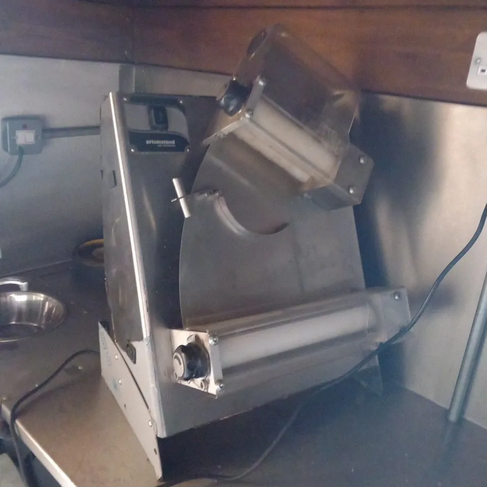 TOWABLE MOBILE FOOD TRAILER WITH SERVING HATCH, PIZZA OVEN, 2 BOTTLE FRIDGES, HANDWASH STATION AND DOUGH ROLLER