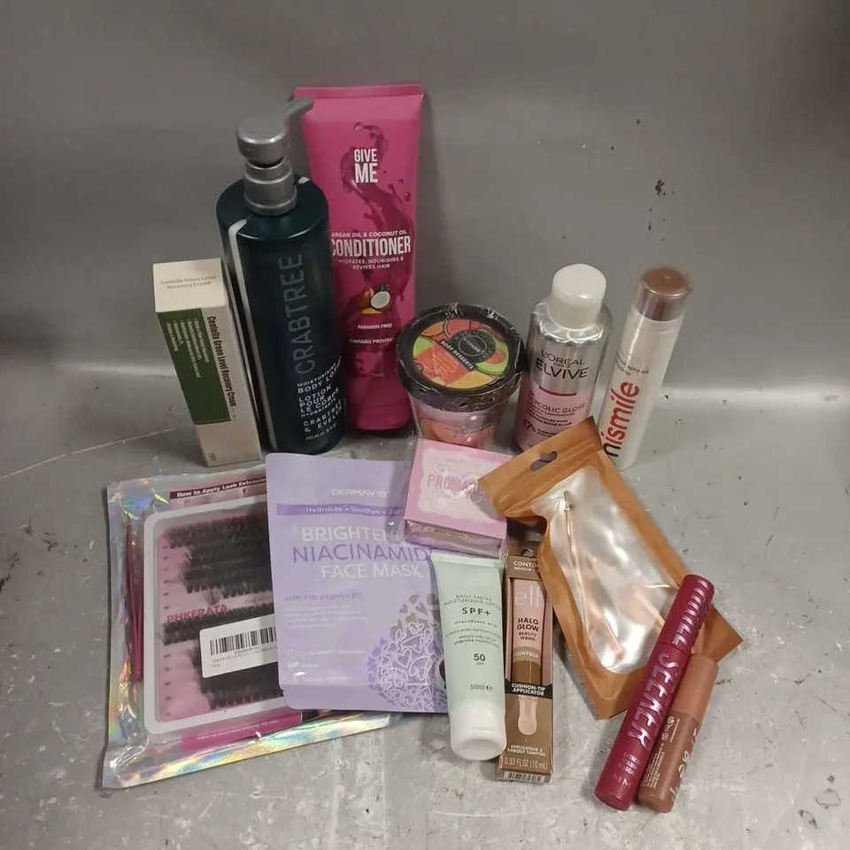 APPROXIMATELY 20 ASSORTED COSMETIC ITEMS TO INCLUDE - L'OREAL ELVIVE GLYCOLIC GLOSS 5 MINUTE LAMINATION - ELF HALO GLOW CONTOUR WAND IN TAN - CRABTREE BODY LOTION - ETC