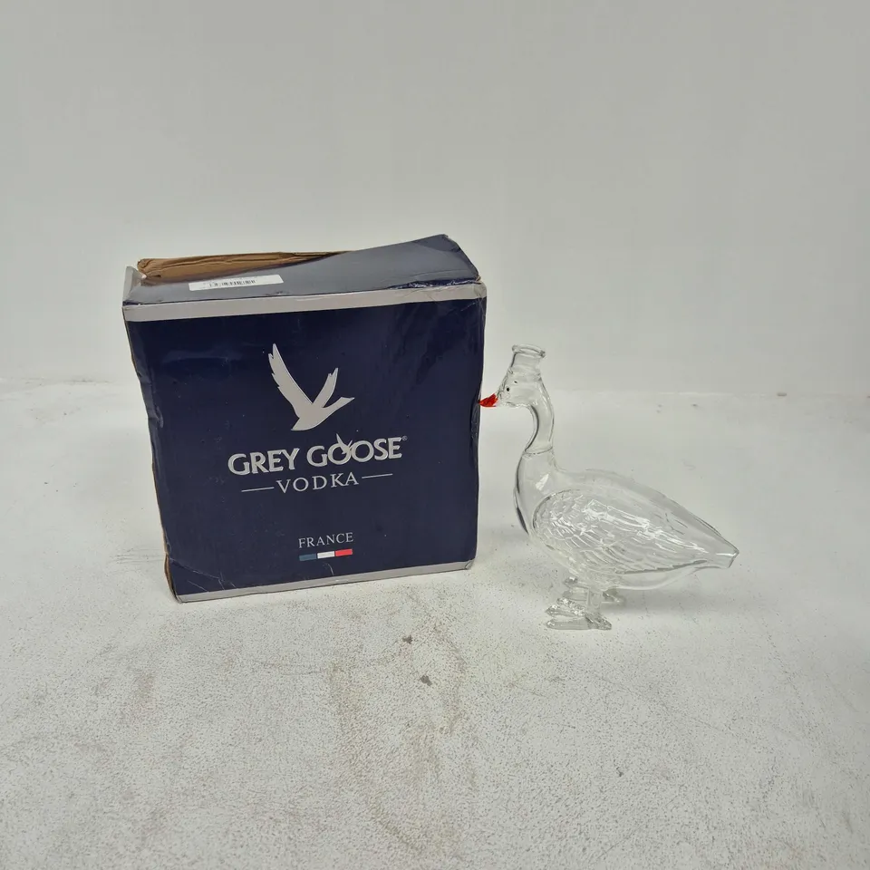 BOXED GREY GOOSE 3D-SCULPTED GLASS DECANTER