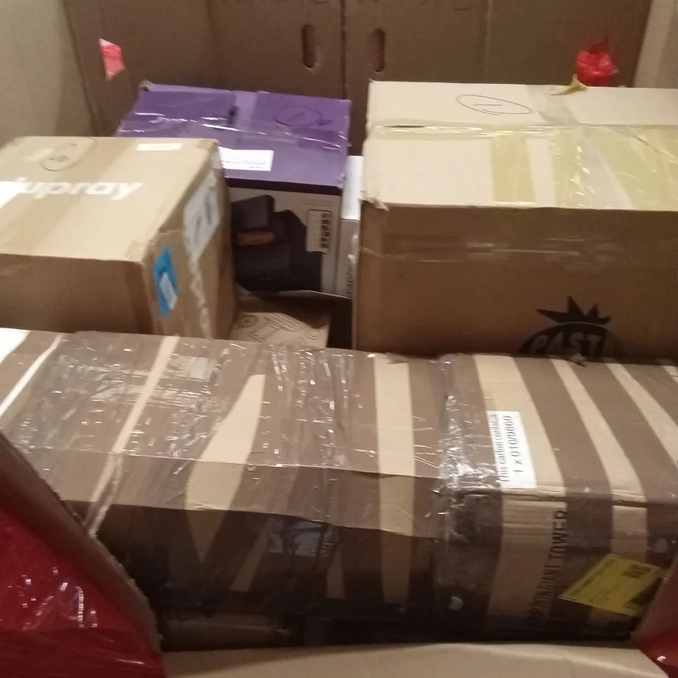 PALLET OF ASSORTED HOUSEHOLD GOODS AND PRODUCTS TO INCLUDE; SUITCASES, GARMENT STEAMER, ELECTRIC PATIO HEATER, AIR FRYER ETC