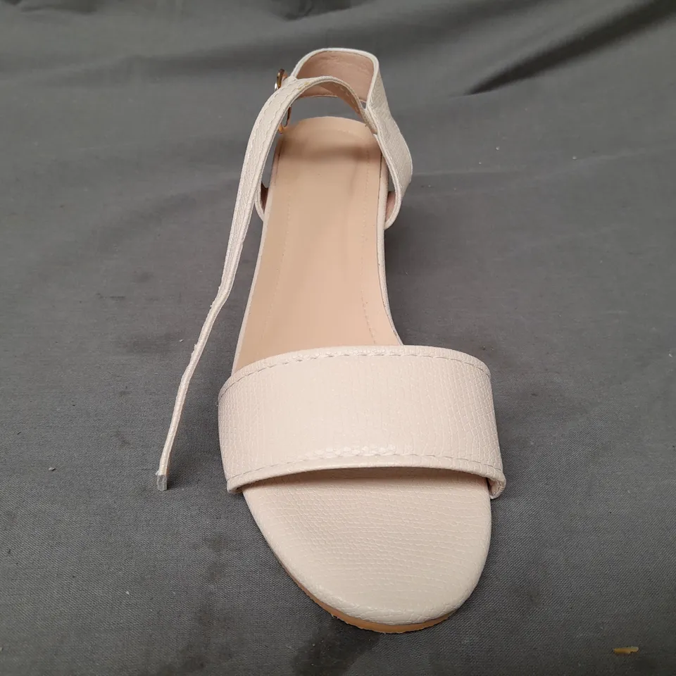 BOXED PAIR OF DESIGNER OPEN TOE BLOCK HEEL SANDALS IN BEIGE EU SIZE 37
