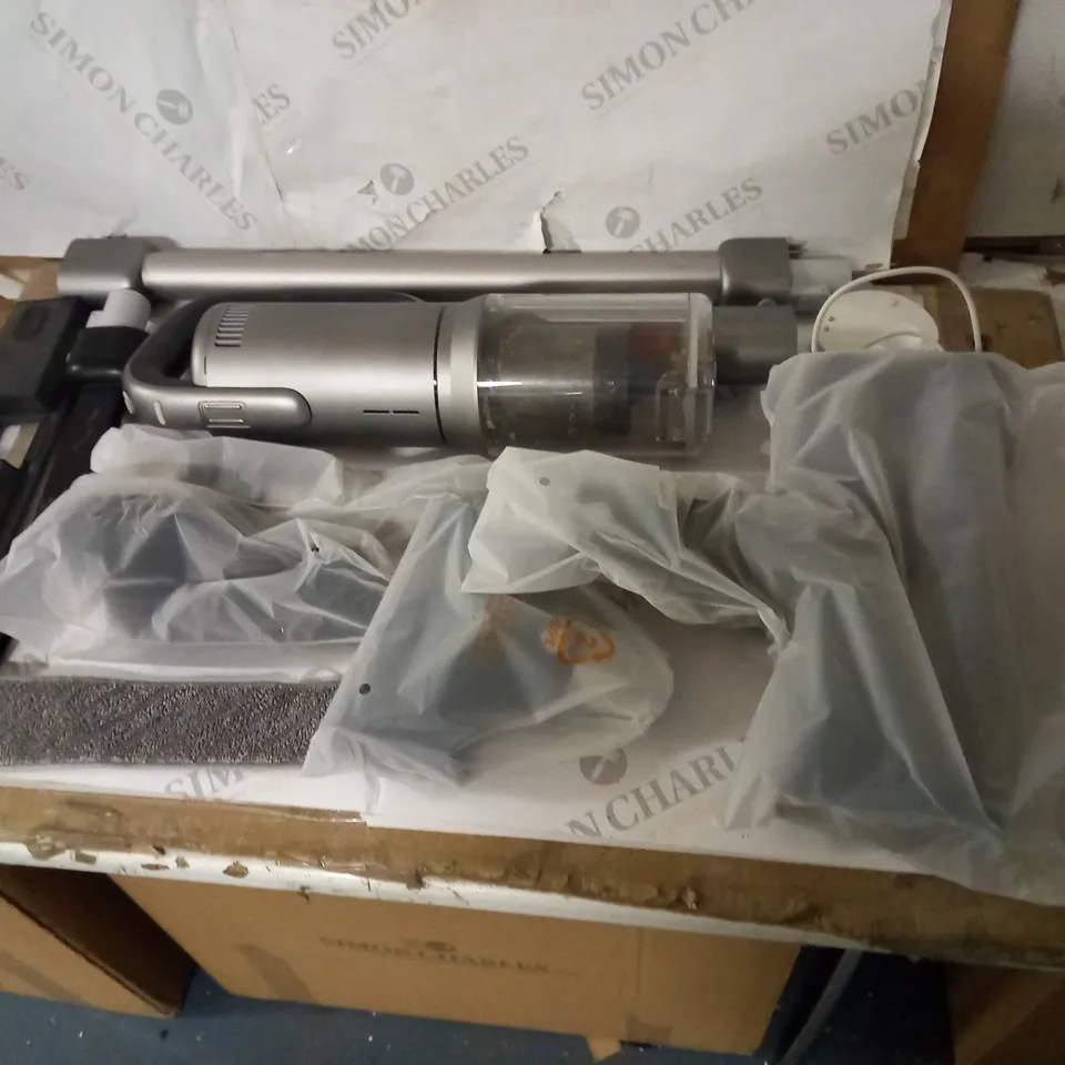 ROIDMI CORDLESS VACUUM CLEANER STICK WITH SMART OLED DISPLAY