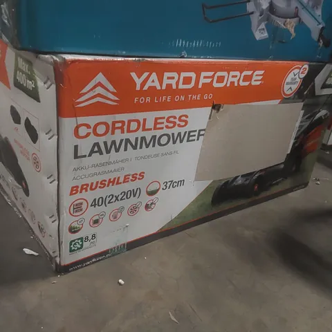 BOXED YARD FORCE CORDLESS BRUSHLESS LAWNMOWER
