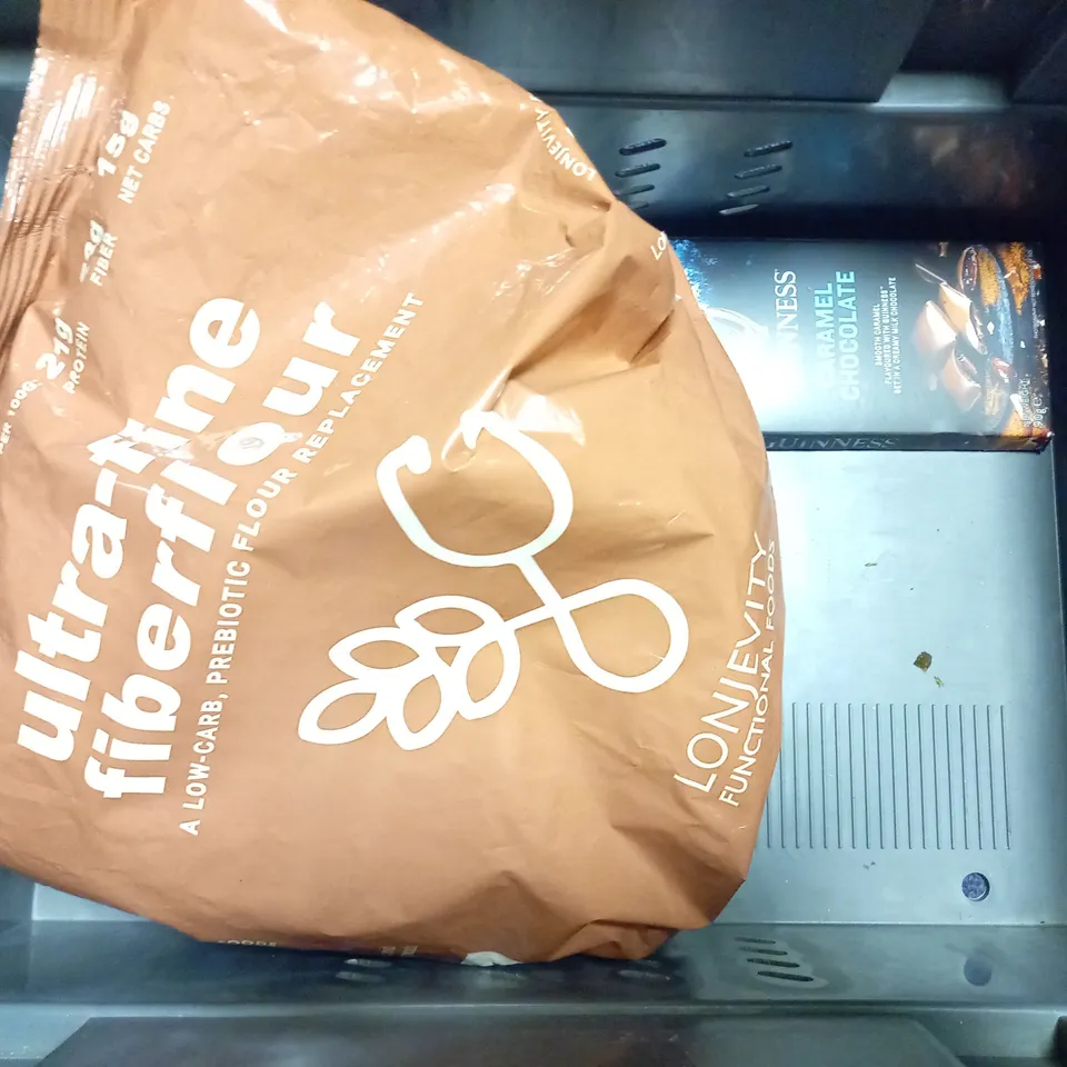TOTE OF APPROX 10 ASSORTED FOOD ITEMS TO INCLUDE - MYPROTEIN IMPACT CREATINE , HUEL BANANA , HOTEL CHOCOLAT 45% NUTMILK DRINKING CHOCOLATE ETC