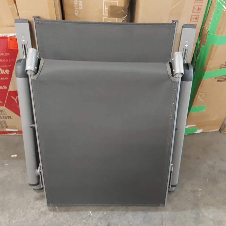 BOXED FOLDING PORTABLE SUN LOUNGER IN GREY 