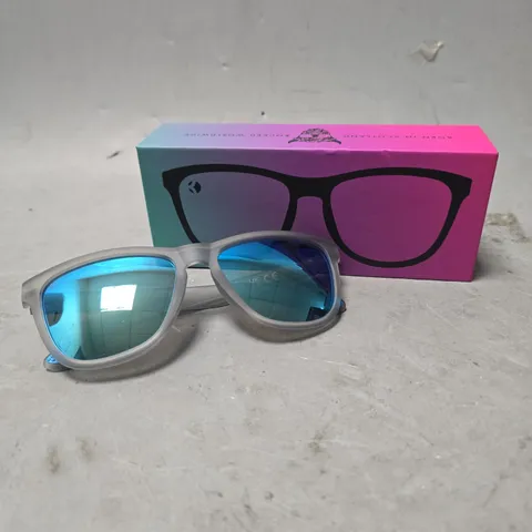 KYLOE NEBULA HERO SUNGLASSES 