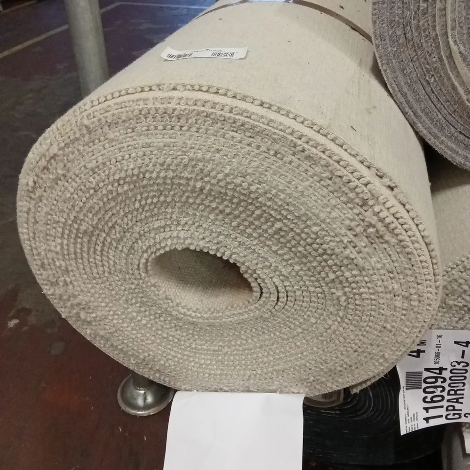 ROLL OF QUALITY PADSTOW MOHAIR PEBBLE CARPET // APPROX SIZE: 5 X 25m
