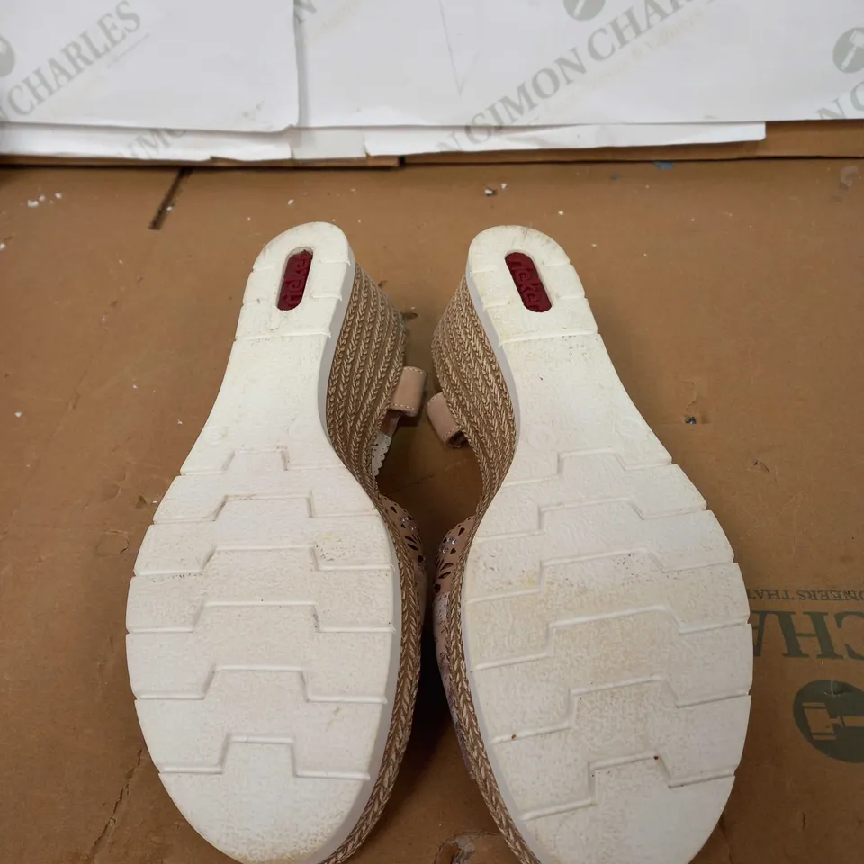 RIEKER WEDGED SANDLES