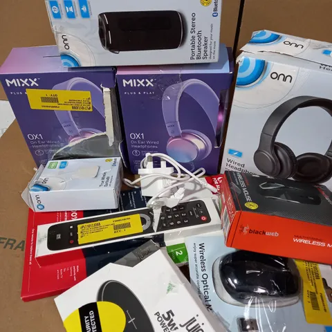 LOT OF APPROX. 10 X ITEMS TO INCLUDE MIXX OX1 WIRED HEADPHONES, ONN PORTABLE BLUETOOTH SPEAKER, BLACKWEB WIRELESS MOUSE, ETC.