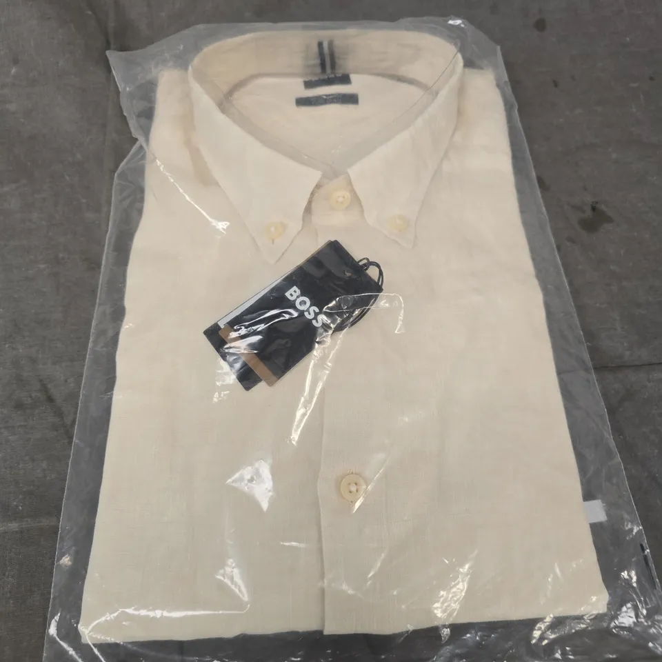 HUGO BOSS CREAM DRESS SHIRT, MEN'S - SIZE M