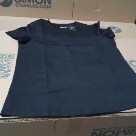BOXED BRAND NEW APPROXIMATELY 33 SIMPLY BE BLACK ACTIVE T-SHIRT SIZE 18