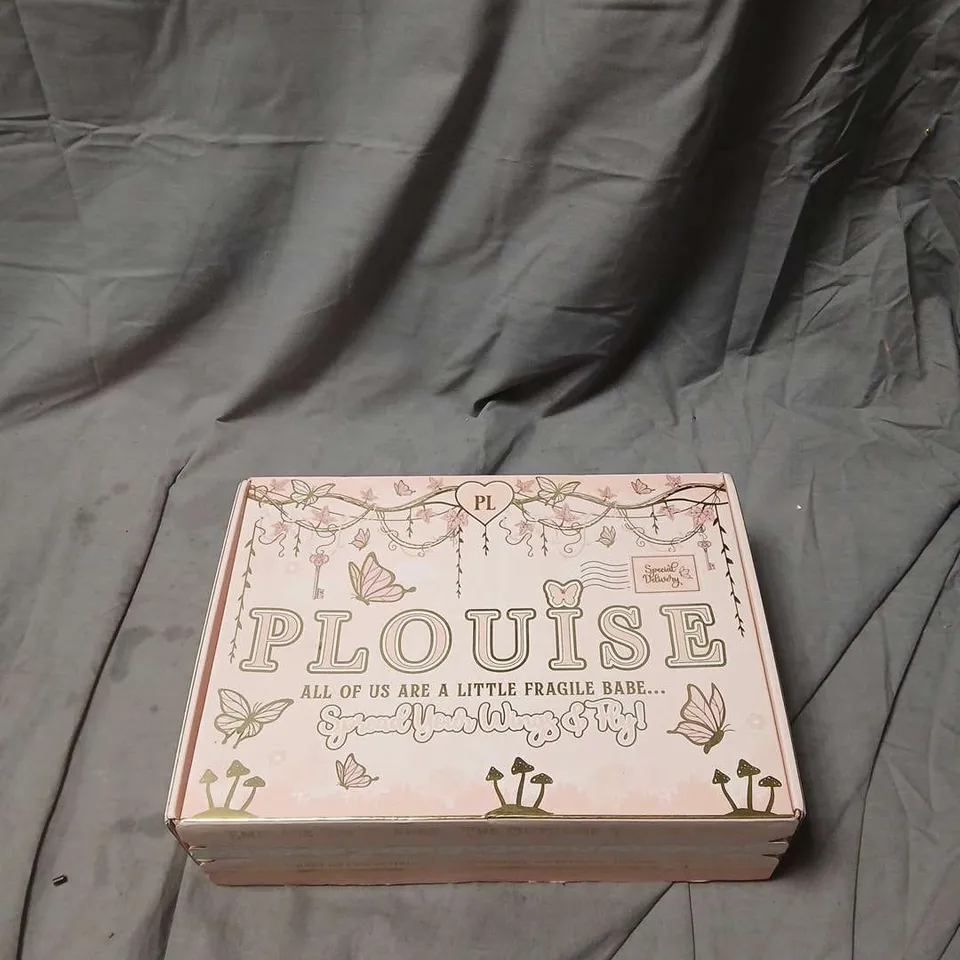 P LOUISE SPECIAL EDITION MAKE-UP PALETTE
