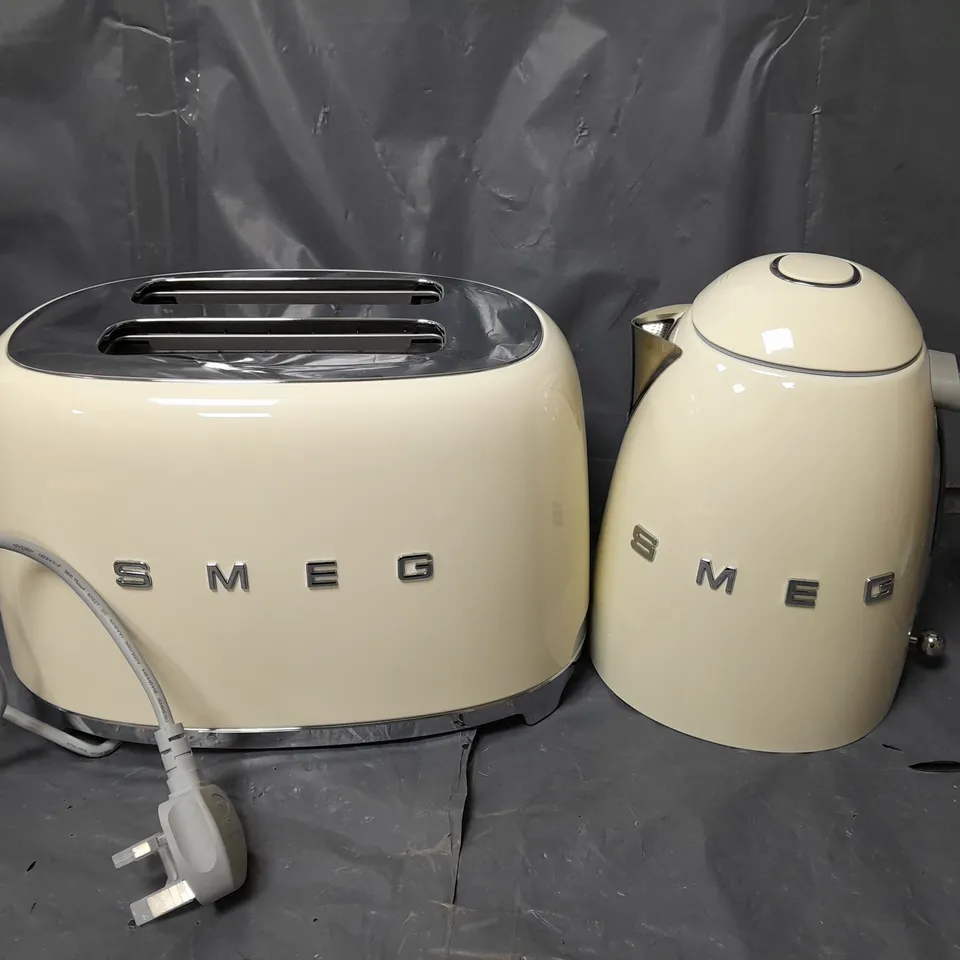 SMEG 50'S STYLE KETTLE AND 2 SLICE TOASTER IN CREAM