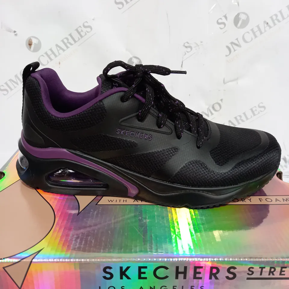 BOXED SKETCHERS AIR COOLED MEMORY FOAM STREET TRAINERS IN BLACK & PURPLE - SIZE 6