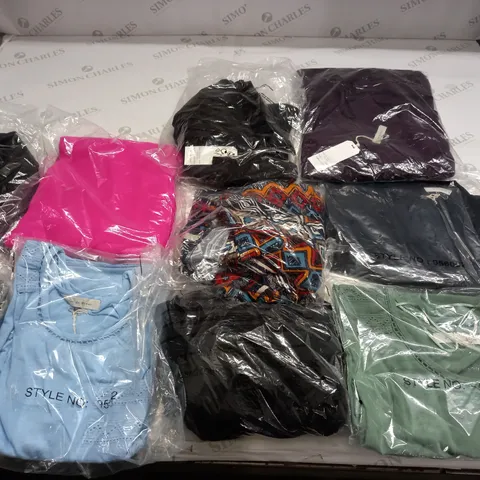 BAG OF APPROX 10 ASSORTED CLOTHING ITEMS TO INCLUDE - MAISON DE NIMES