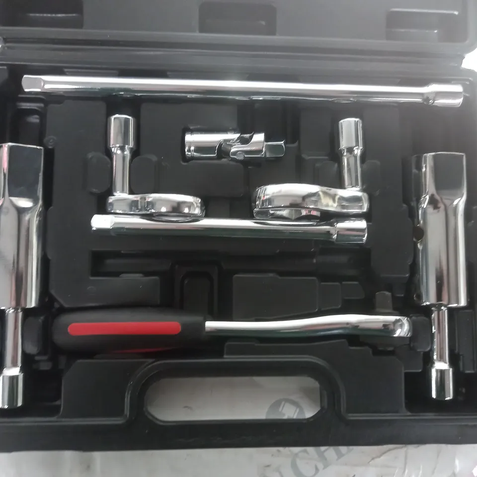 TODAYS TOOLS SOCKET SET 
