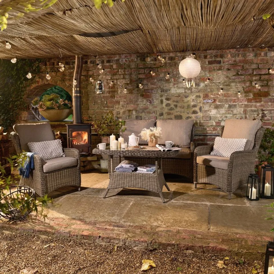 BOXED SKYE OUTDOOR SOFA SET // 2 x ARMCHAIRS, 1 x TABLE, 1 x SOFA (2 BOXES) RRP £1715