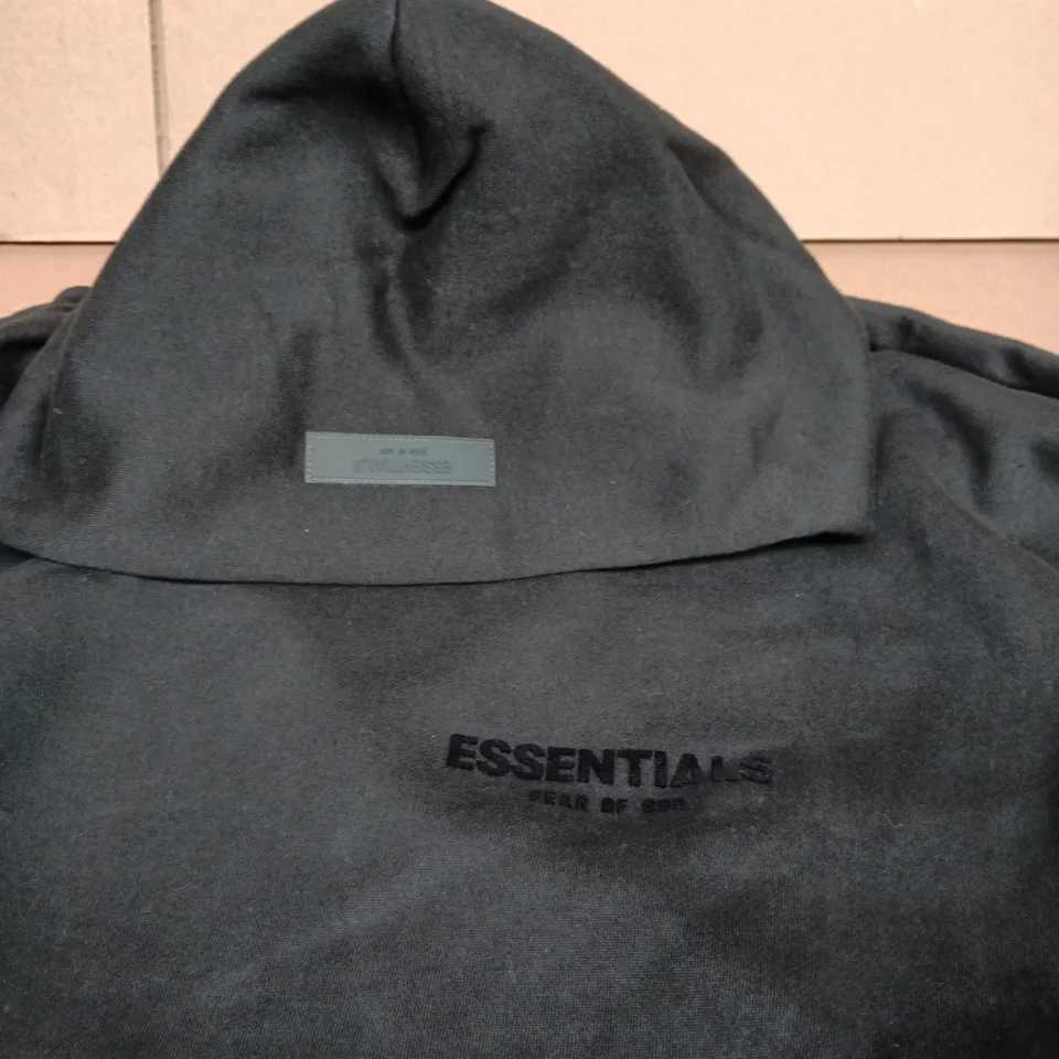 FEAR OF GOD ESSENTIALS HOODIE – BLACK