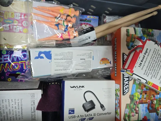 Lot 3084: APPROXIMATELY 10 ASSORTED TOYS AND GAMES TO INCLUDE MINECRAFT ...