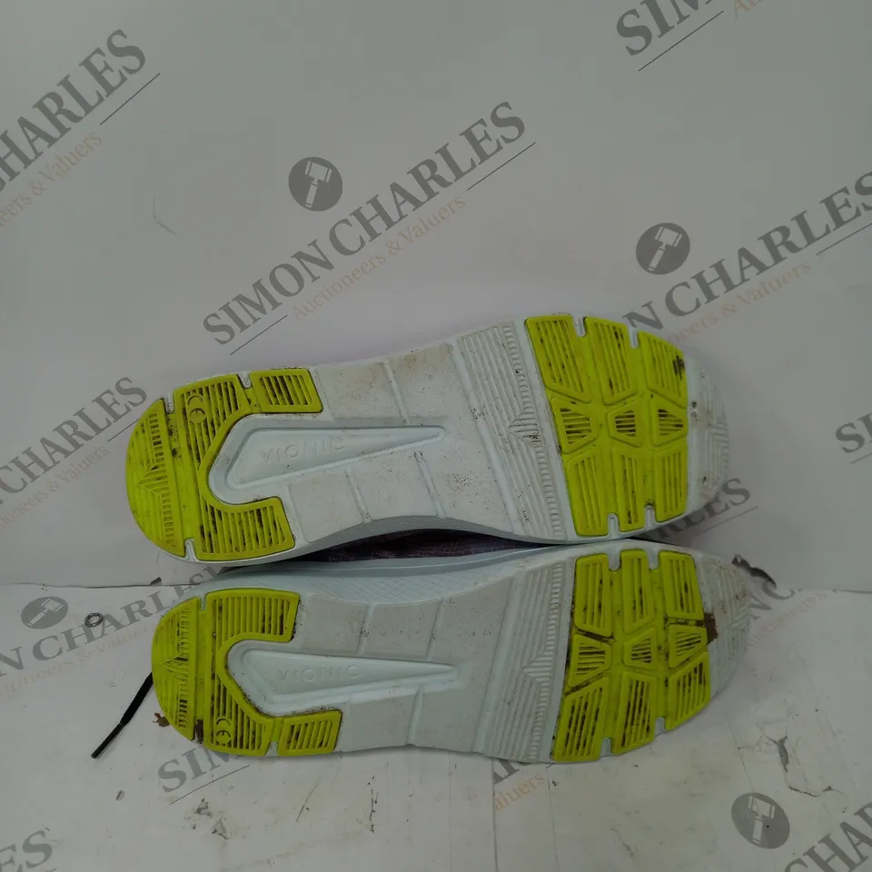 VIONIC CELESTE TRAINER - SIZE 8