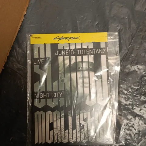 BOX OF APPROXIMATELY 180 CYBERPUNK NIGHT CITY POSTCARDS