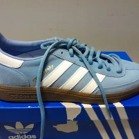 BOXED PAIR OF ADIDAS HANDBALL SPEZIAL SHOES IN BLUE - UK 6.5