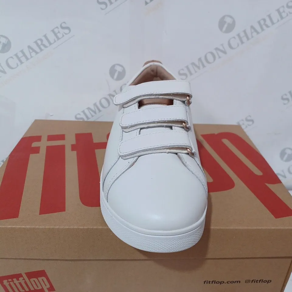RALLY METALLIC BACK LEATHER STRAP SNEAKERS SIZE 6