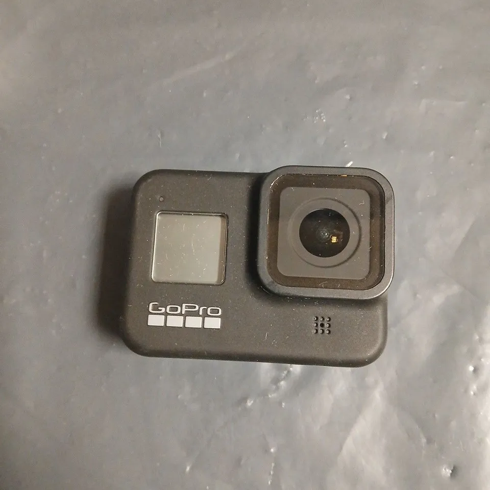 GOPRO HERO8 BLACK ACTION CAMERA WITH CASE