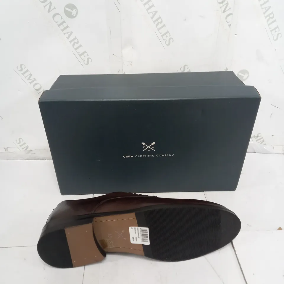 BOXED PAIR OF CREW CLOTHING NOAH LEATHER DERBY BOOTS IN CHOCOLATE SIZE 43 