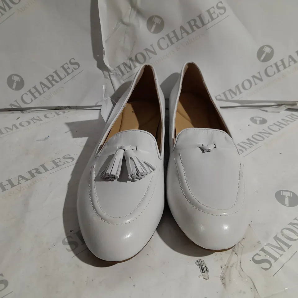 DUNE PLATFORM WHITE SANDALS - SIZE 8 