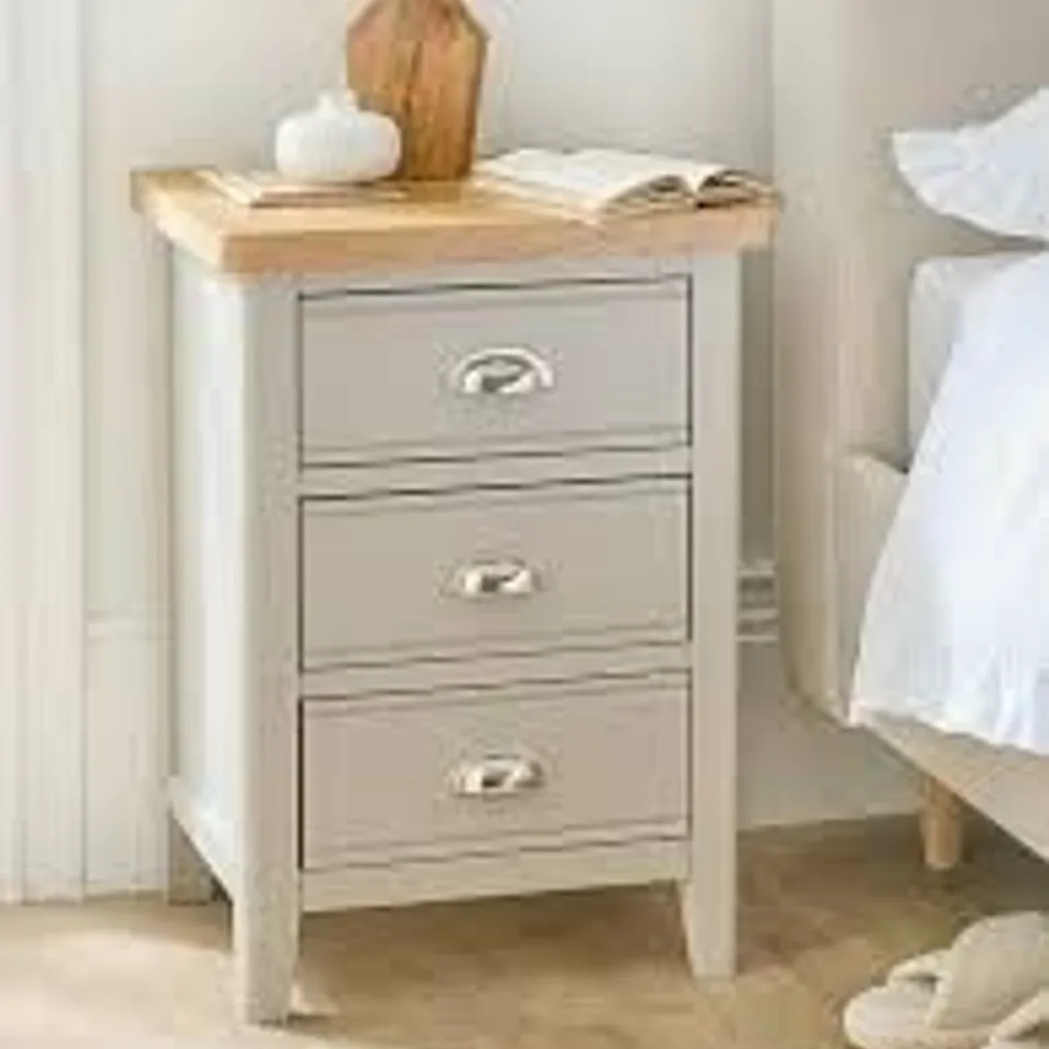 BOXED MALONE READY ASSEMBLED 3 DRAWER BEDSIDE CHEST