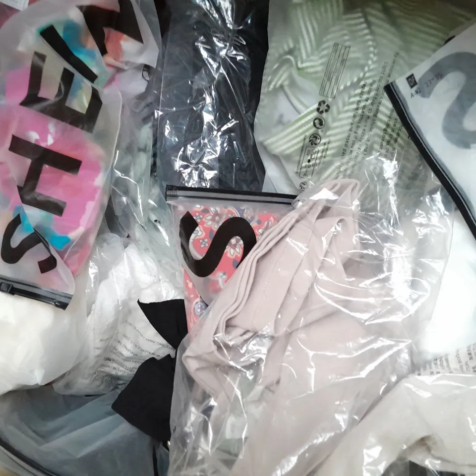 APPROXIMATELY 50 ASSORTED CLOTHING ITEMS TO INCLUDE - GILET, T-SHIRT, UNDERWEAR ETC.