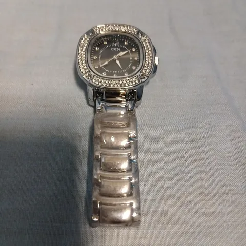 STAINLESS STEEL WATCH WITH CRYSTAL-EMBEDDED BEZEL – SILVER BRACELET